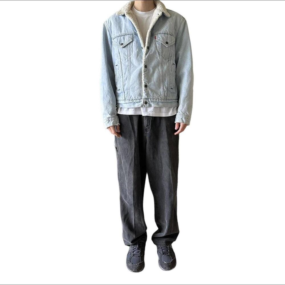 80s Vintage Levi’s Sherpa Jacket fleece lined Denim Jacket.